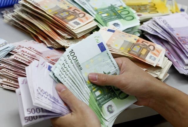 imagine-blog-Limite plăți cash și proceduri complete - contract vânzare cumpărare auto